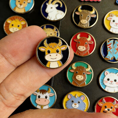 購入 カスタムメタルスマホステッカー – ユニークなお土産ペンダントバッジデザイン モバイルデコレーション用 online manufacture