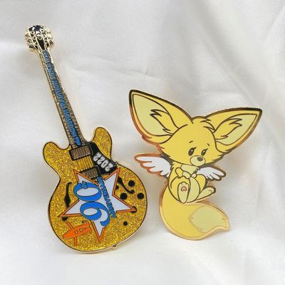 良い価格 ハードエナメル工芸とカスタマイズされたデザインで身元識別のためのカスタムラペルピン オンライン