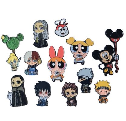 カスタムラペルピンとメタルピンバッジ ソフトエナメル ハードエナメルと3Dデザインオプション