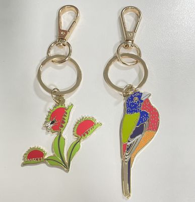 3Dロゴ文字のカスタムキーチェン ハードソフトエナメルとサンドブラスト バックサイドパーソナライズされたキーチェン