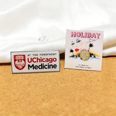 良い価格 Custom Lapel Pin and Metal Badge with 2D/3D Design Epoxy Coating and Zinc Alloy Material オンライン