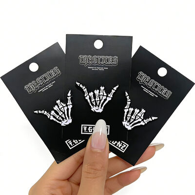 良い価格 柔らかか硬い仕上げ UVプリント 素敵な漫画デザインで 自分なりに 輝くエナメルピンを作ってください オンライン