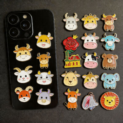 電話の装飾や文化的なギフトのためのカスタムアラビア語彫刻ソフトエナメルステッカーと都市バッジ。