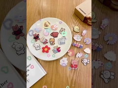 染色した黒金属 オーダーメイド ラペルピン 紫外線印刷 漫画 エナメルピン