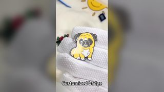 工場カスタムハードエナメルピン |パールパウダー入りゴールドラペルバッジ |かわいいメタルお土産ピン